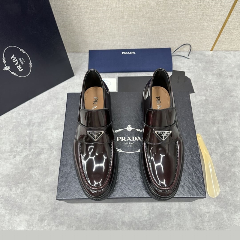 Pra*a leather shoes